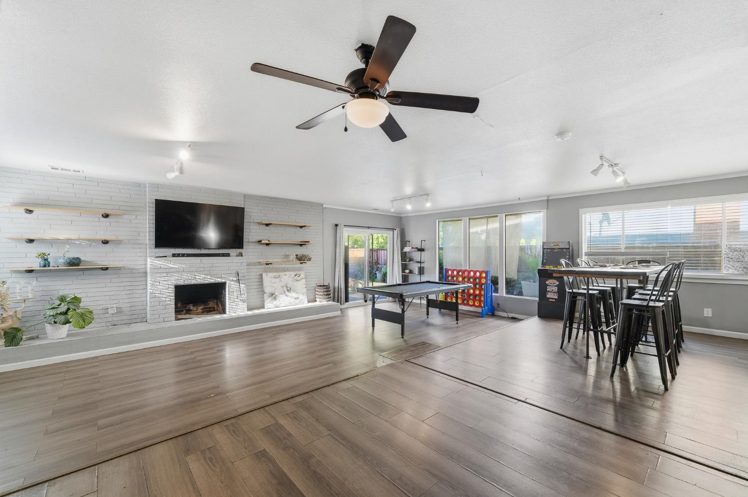 1225 Chehalem Dr, Modesto, CA 95350