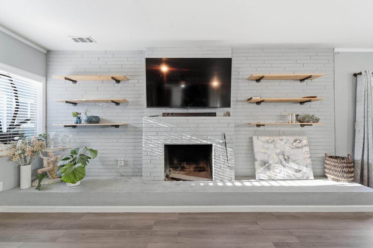 1225 Chehalem Dr, Modesto, CA 95350