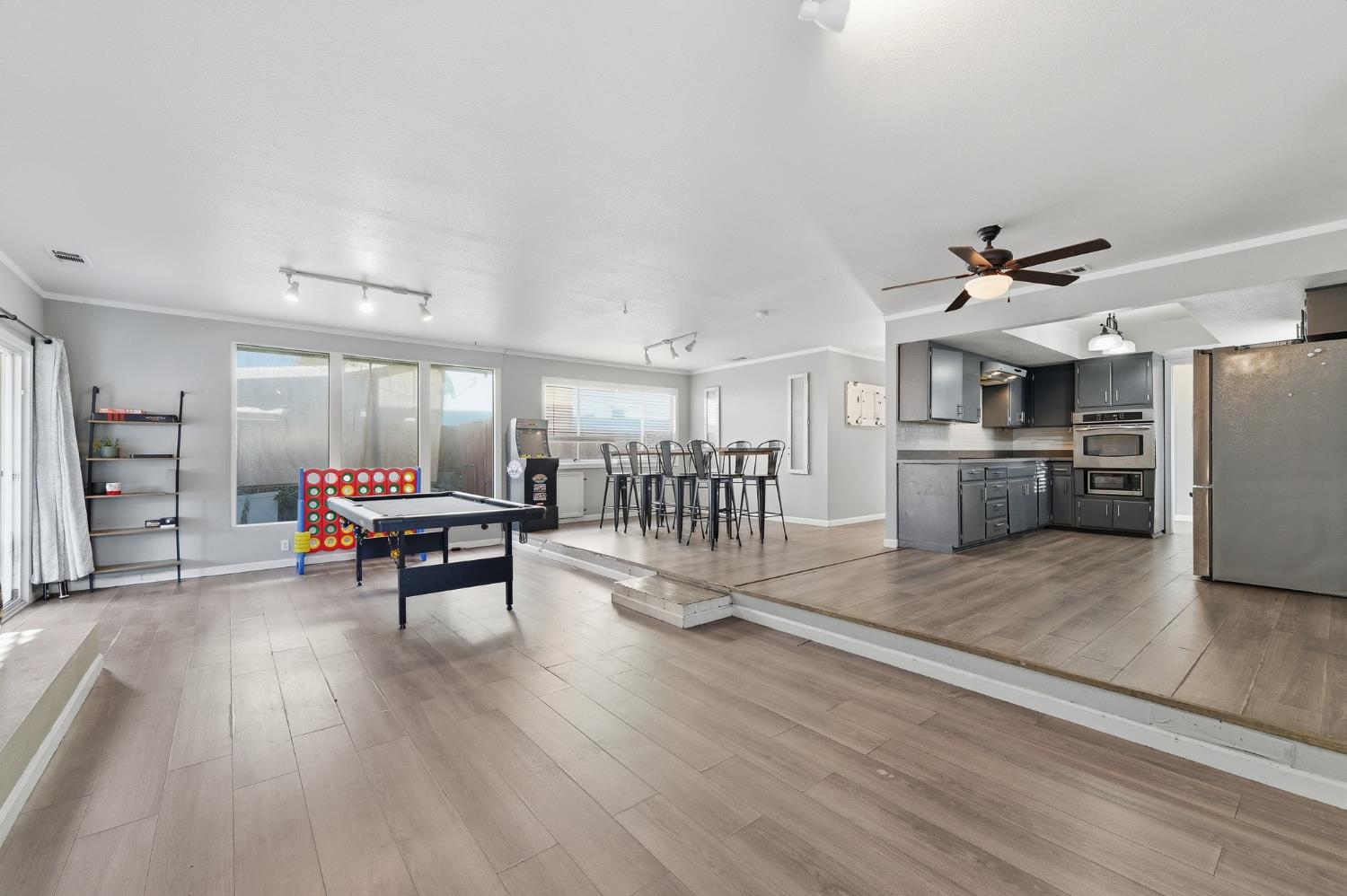 1225 Chehalem Dr, Modesto, CA 95350