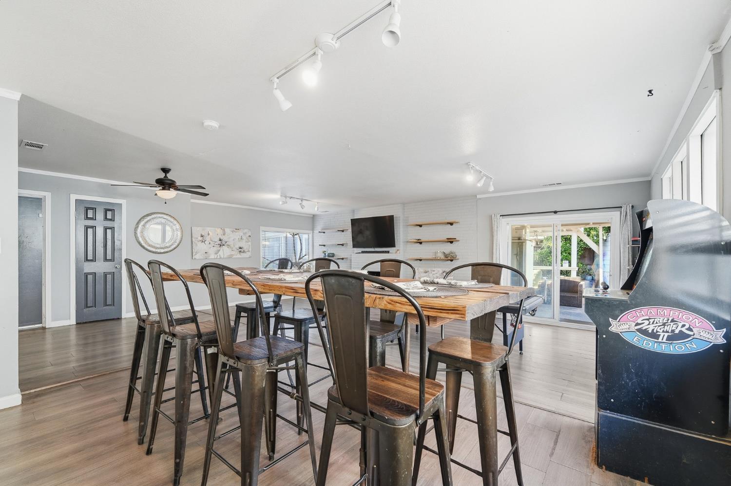 1225 Chehalem Dr, Modesto, CA 95350