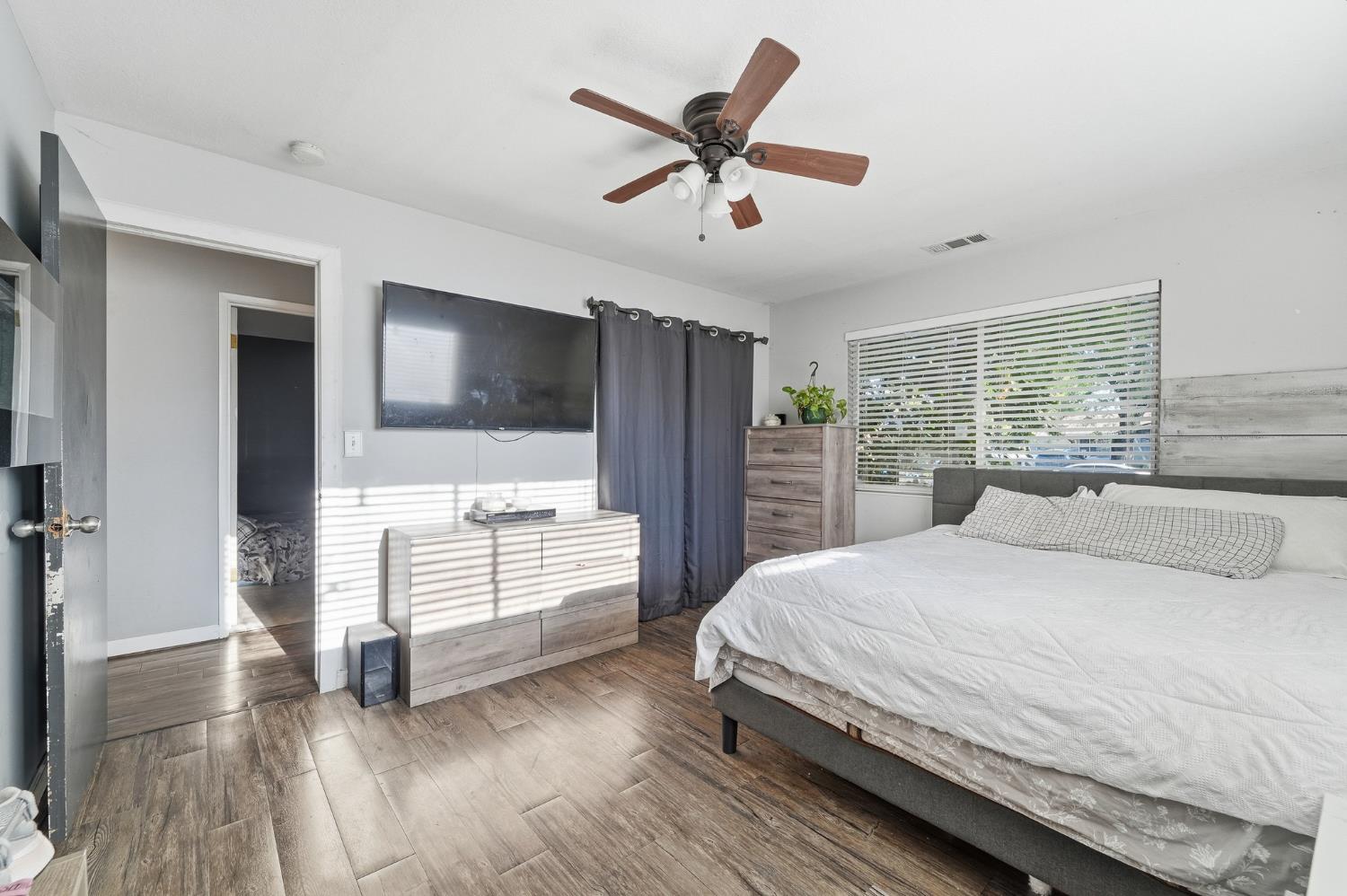 1225 Chehalem Dr, Modesto, CA 95350