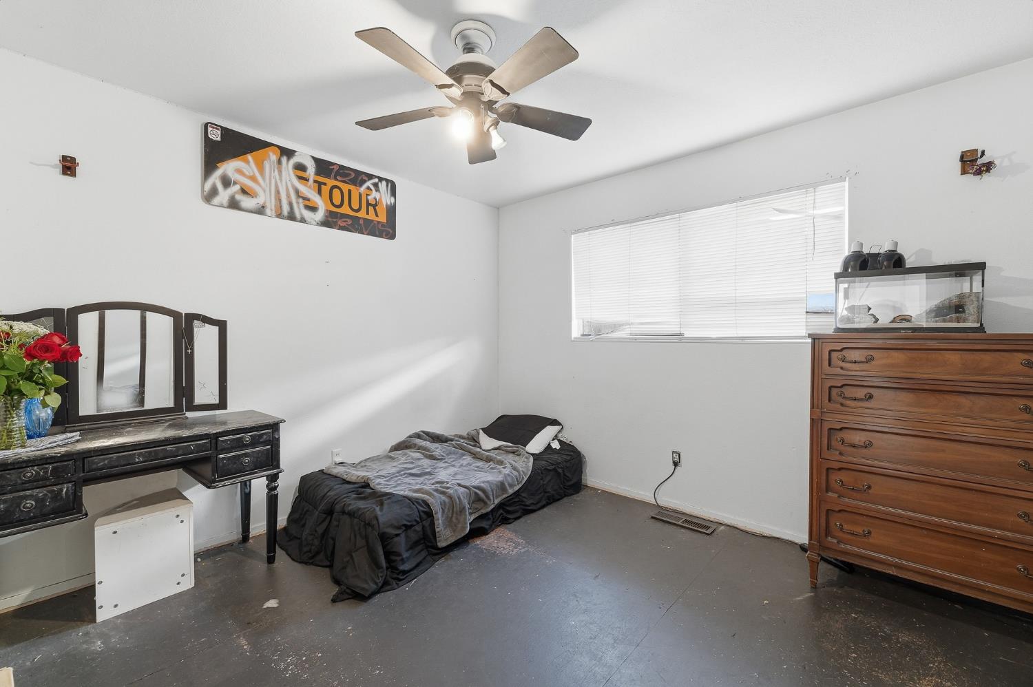 1225 Chehalem Dr, Modesto, CA 95350