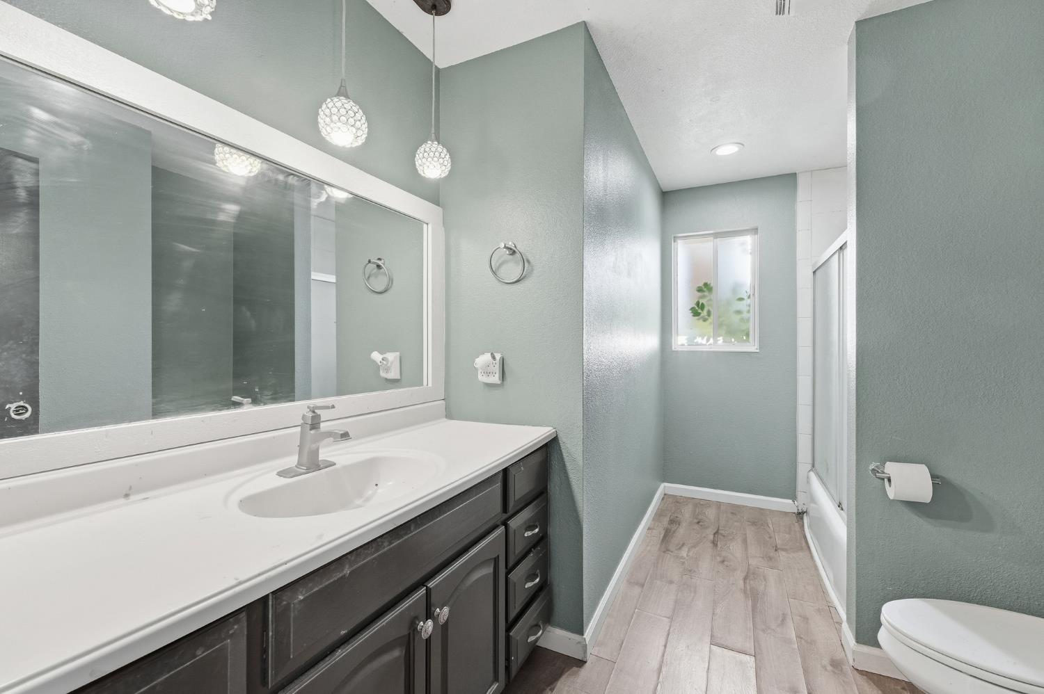 1225 Chehalem Dr, Modesto, CA 95350