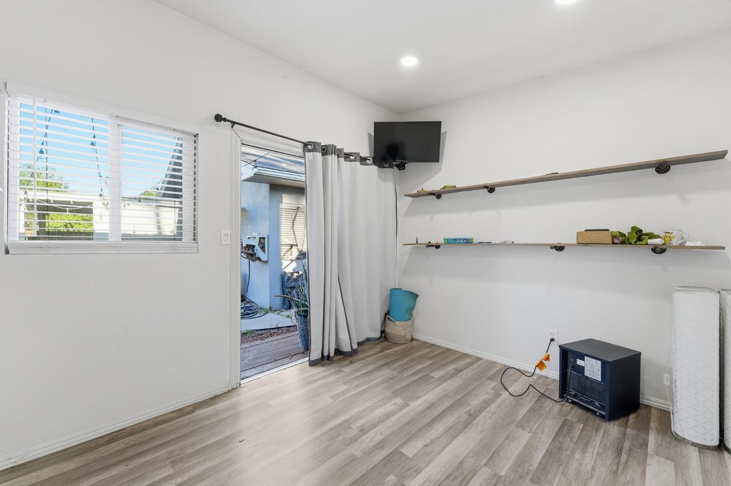 1225 Chehalem Dr, Modesto, CA 95350