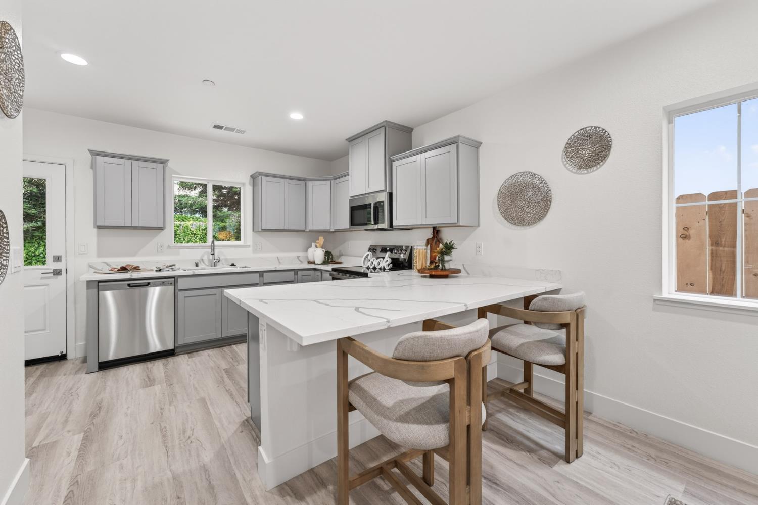 3029 Belharbour Dr, Modesto, CA 95355