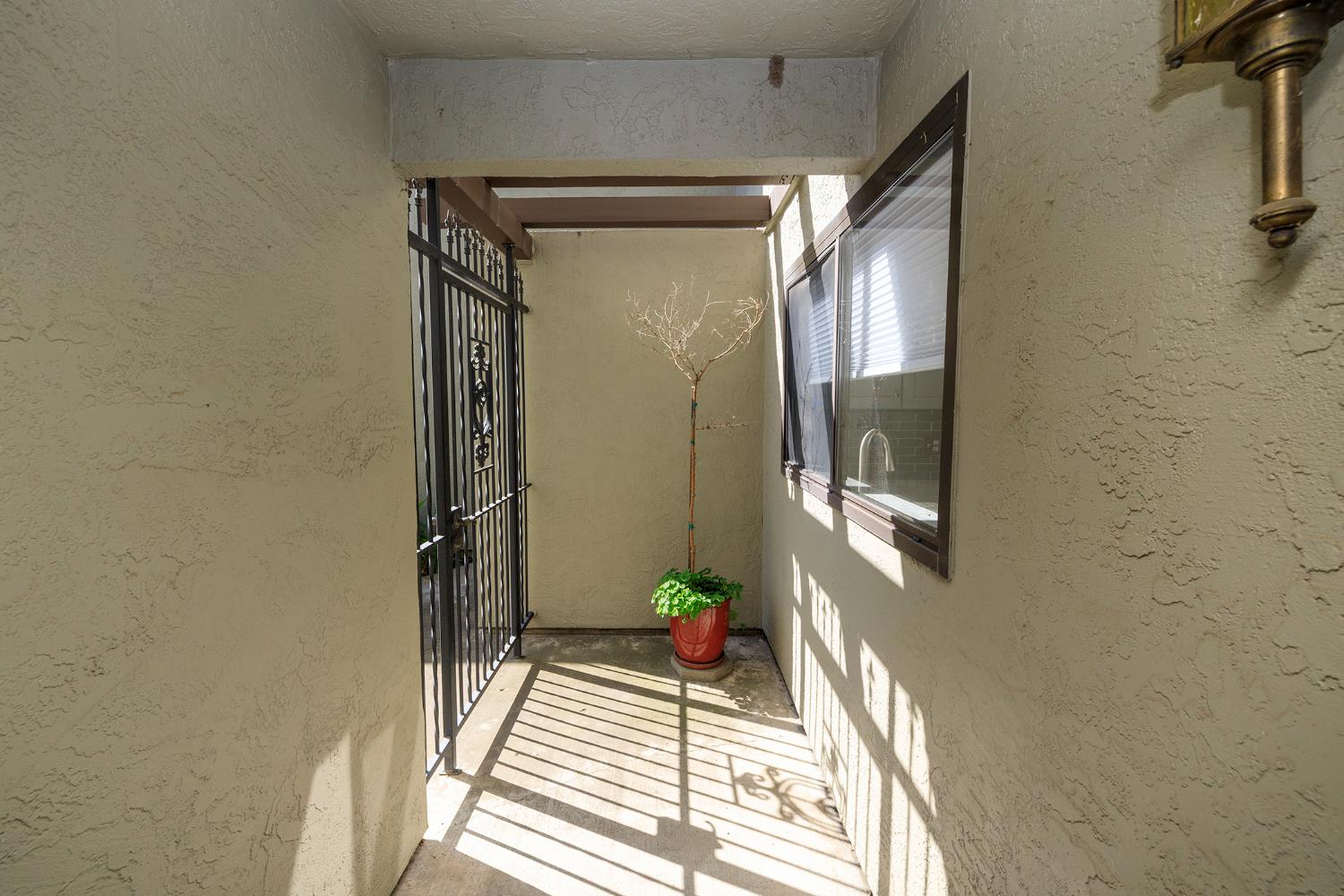 1822 Plaza De Maria, Modesto, CA 95350