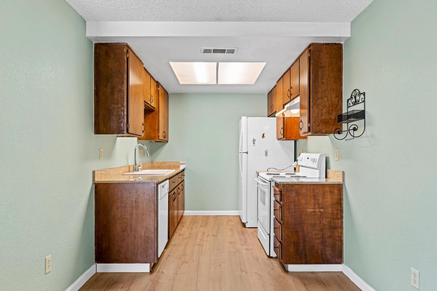 480 Cherry Lane #C, Manteca, CA 95337