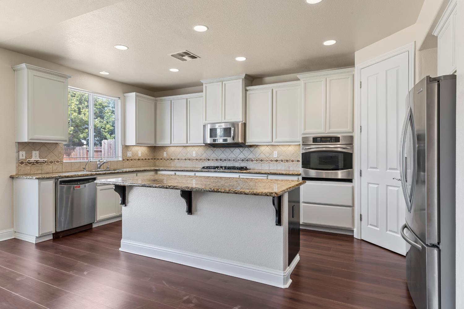 1175 Miel St, Manteca, CA 95337