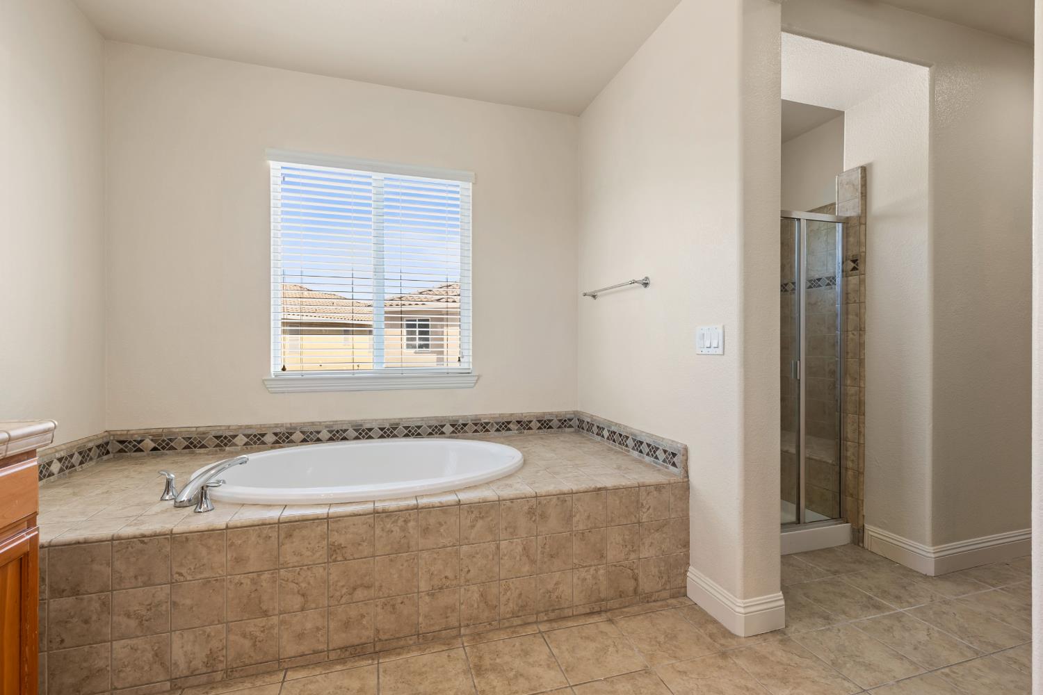 1175 Miel St, Manteca, CA 95337