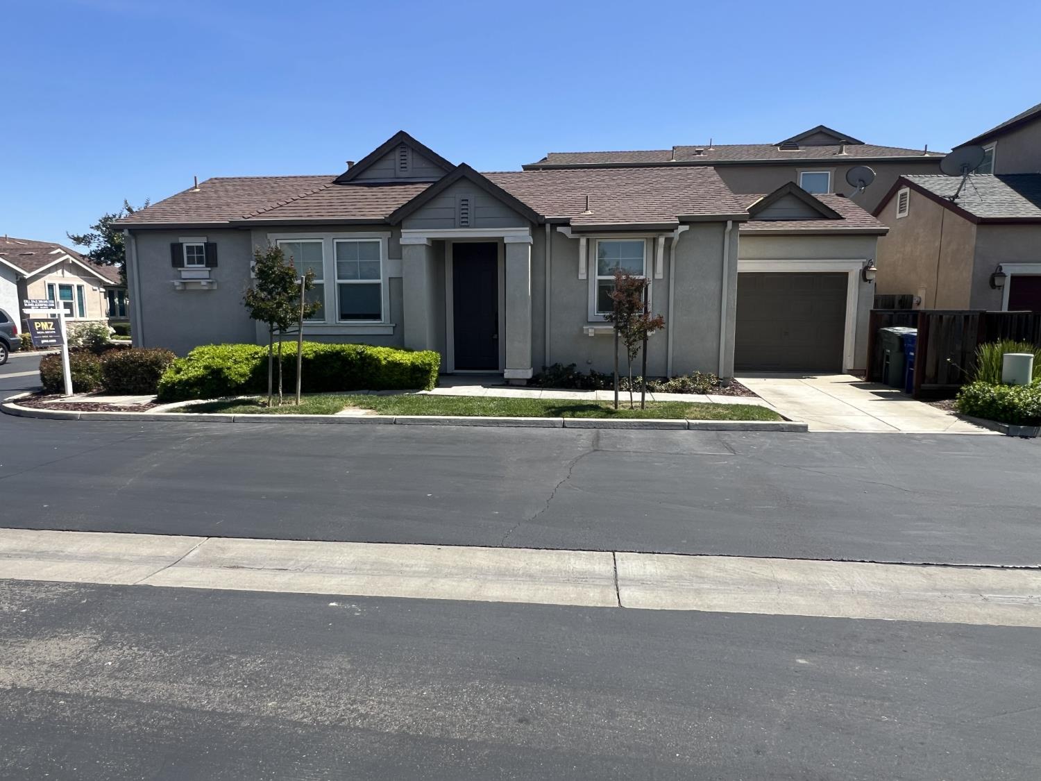 902 Castellona Dr, Newman, CA 95360