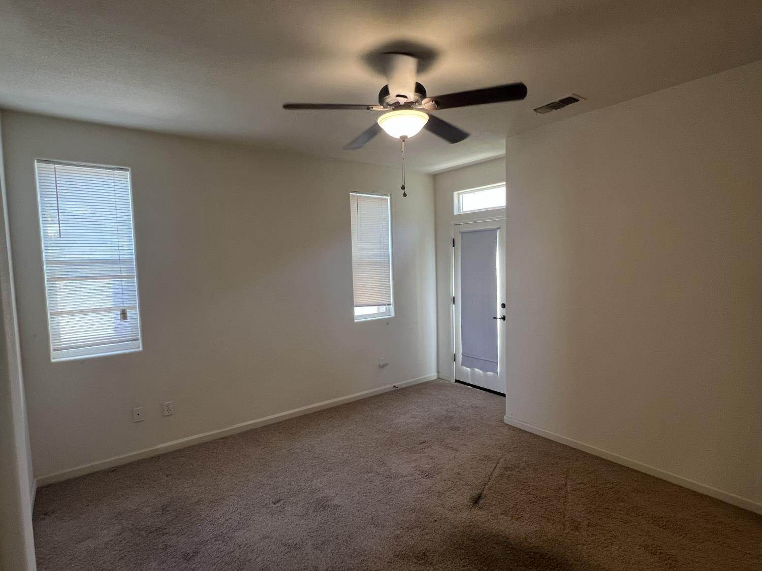 902 Castellona Dr, Newman, CA 95360