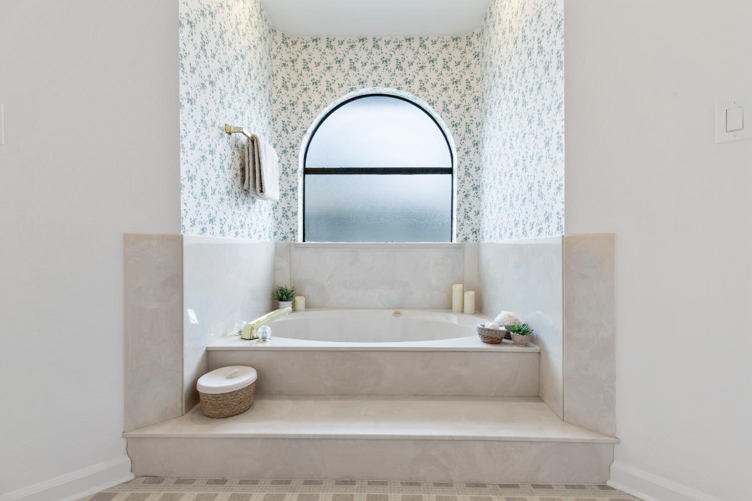 3729 Springcreek Dr, Modesto, CA 95355