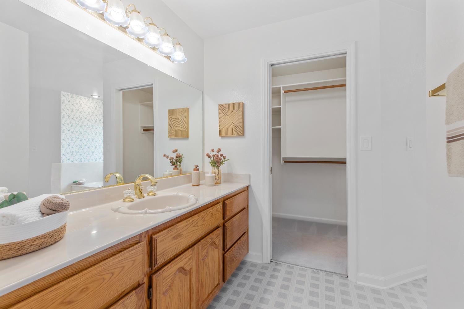 3729 Springcreek Dr, Modesto, CA 95355