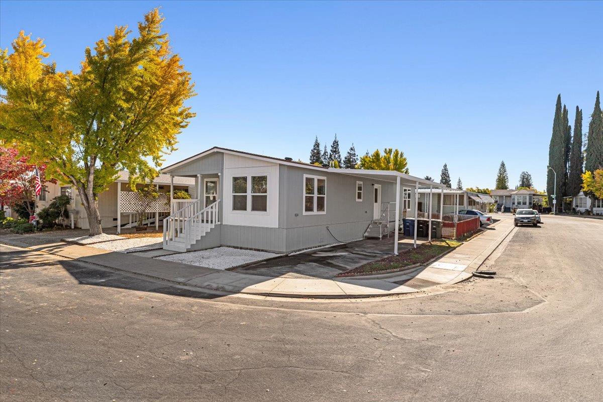 2128 Barrington Ln, Modesto, CA 95350