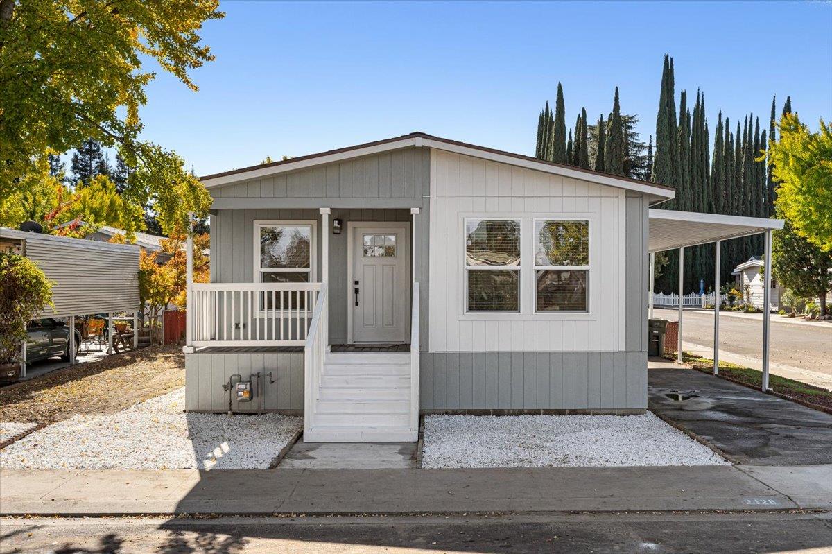2128 Barrington Ln, Modesto, CA 95350
