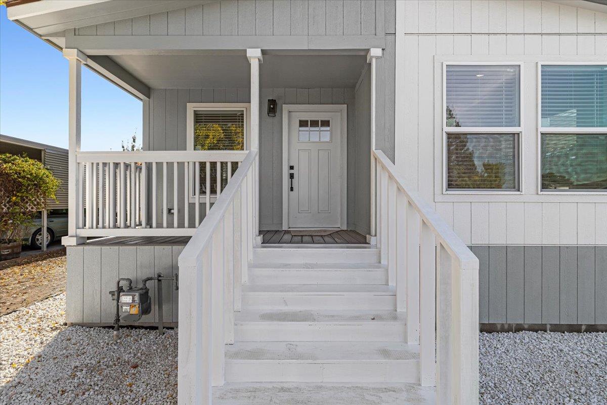 2128 Barrington Ln, Modesto, CA 95350