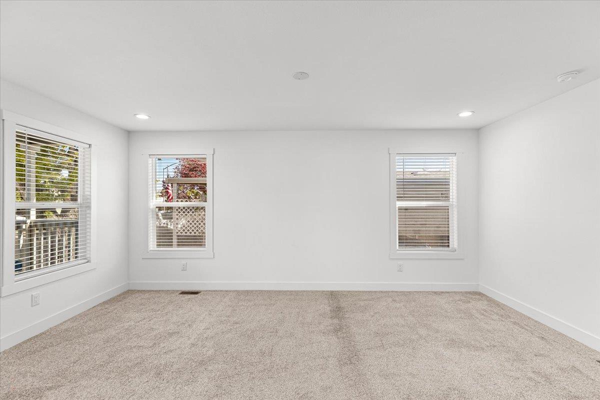 2128 Barrington Ln, Modesto, CA 95350