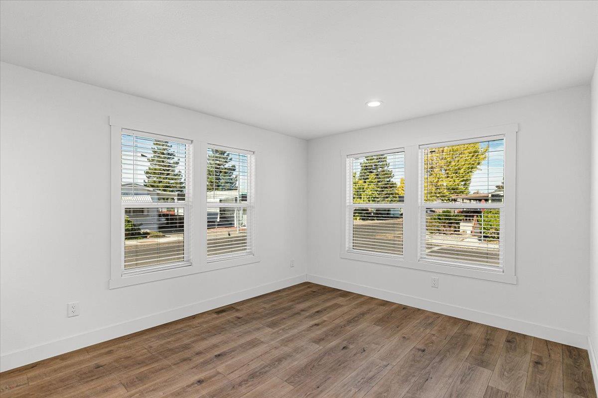 2128 Barrington Ln, Modesto, CA 95350