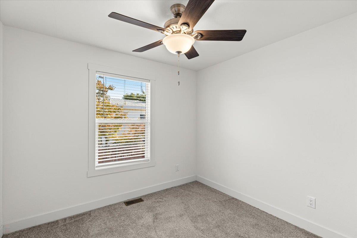 2128 Barrington Ln, Modesto, CA 95350