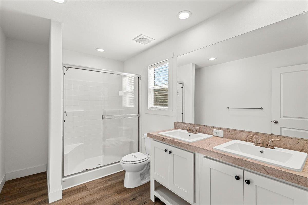 2128 Barrington Ln, Modesto, CA 95350