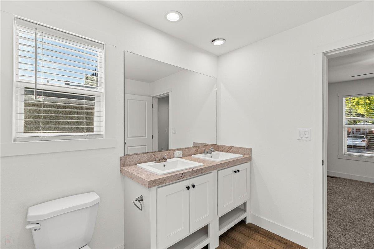 2128 Barrington Ln, Modesto, CA 95350