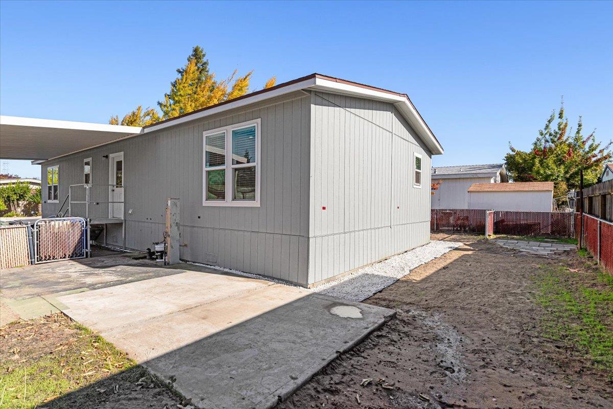 2128 Barrington Ln, Modesto, CA 95350