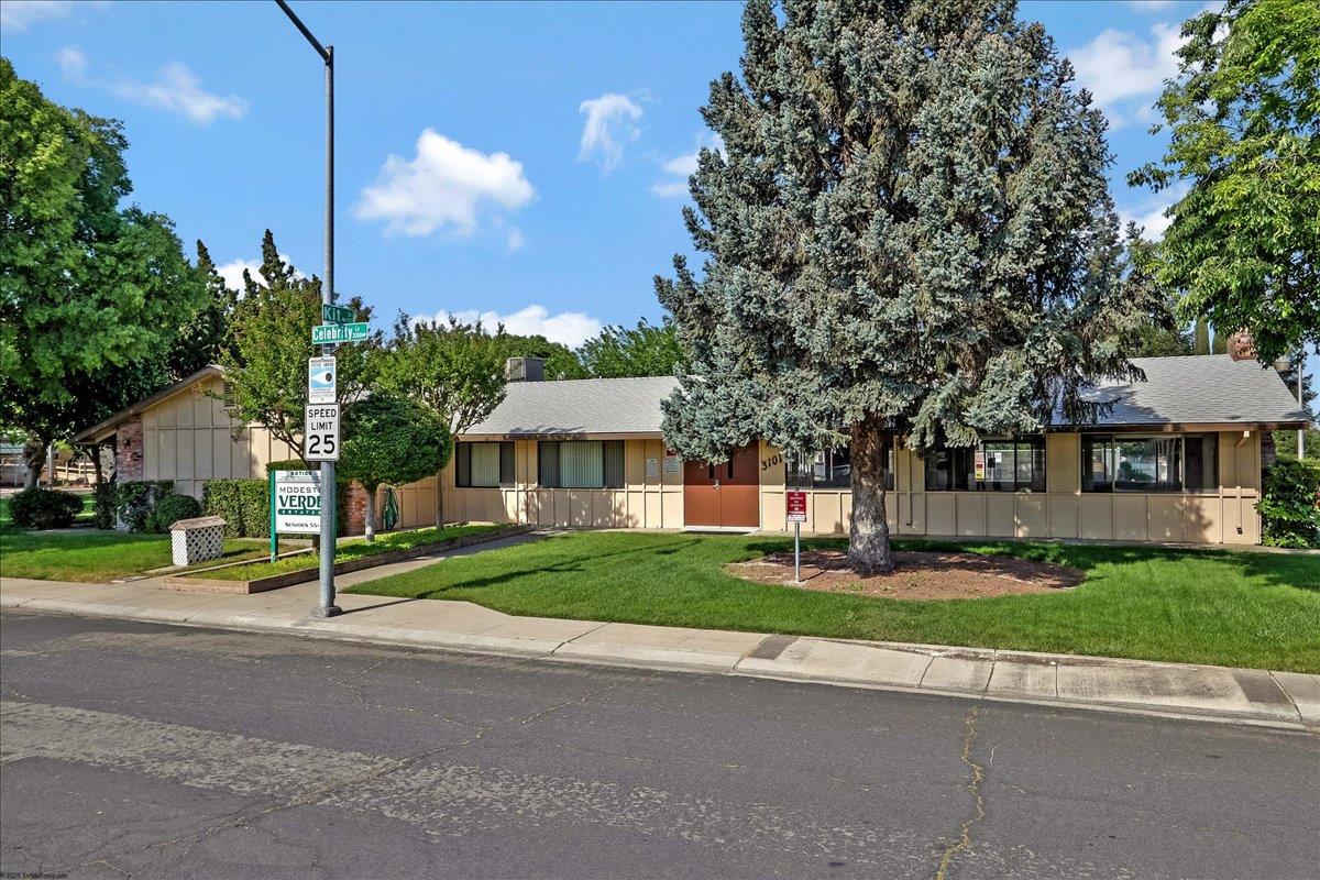 2128 Barrington Ln, Modesto, CA 95350