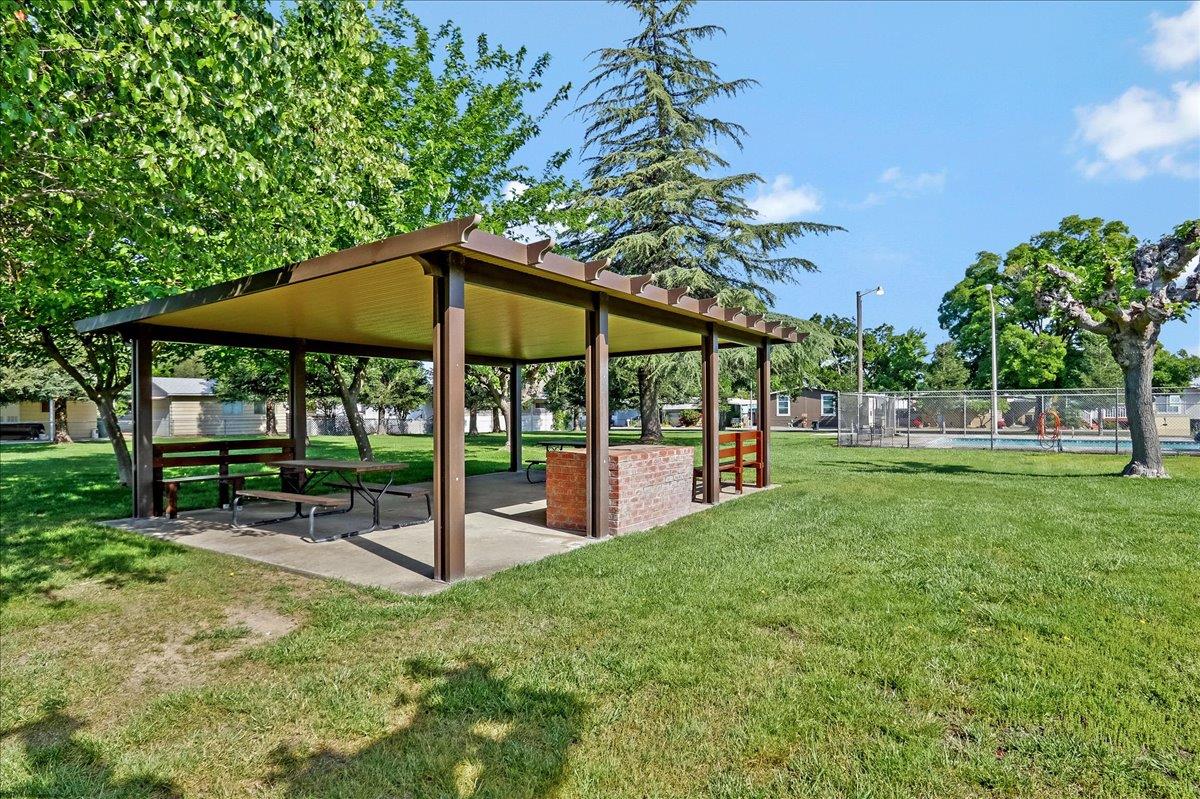 2128 Barrington Ln, Modesto, CA 95350