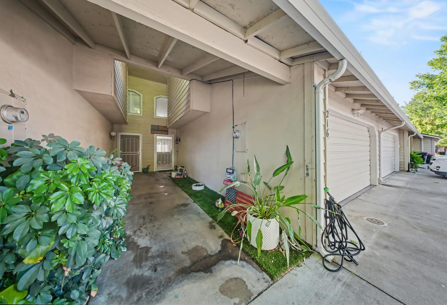 216 Tiffany Cir, Ripon, CA 95366