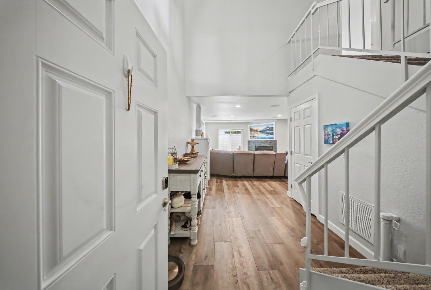 216 Tiffany Cir, Ripon, CA 95366