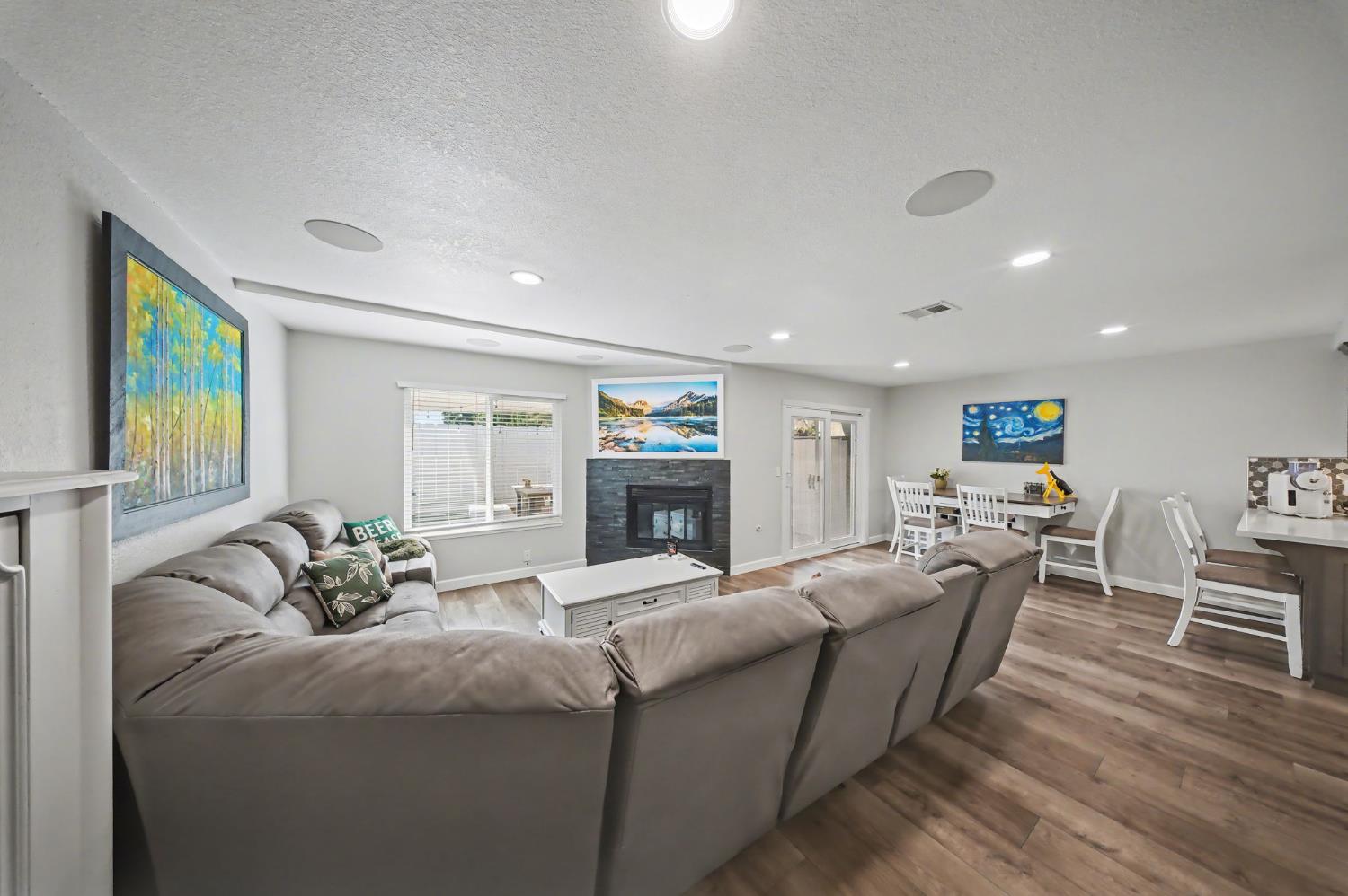 216 Tiffany Cir, Ripon, CA 95366