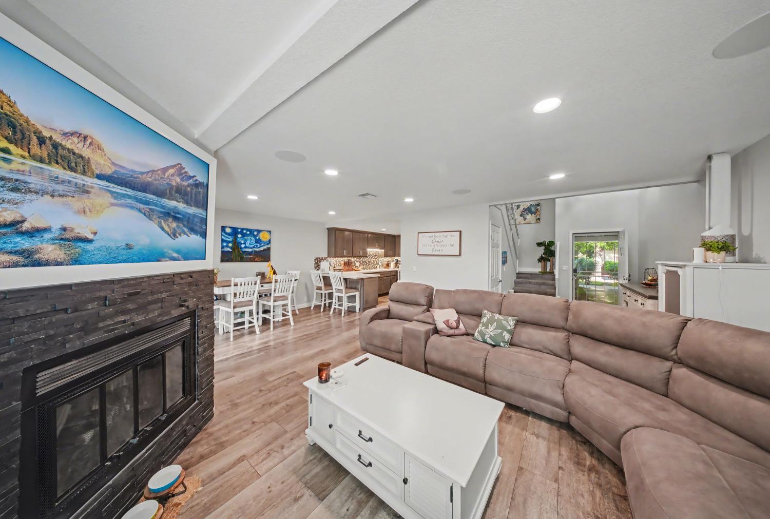 216 Tiffany Cir, Ripon, CA 95366