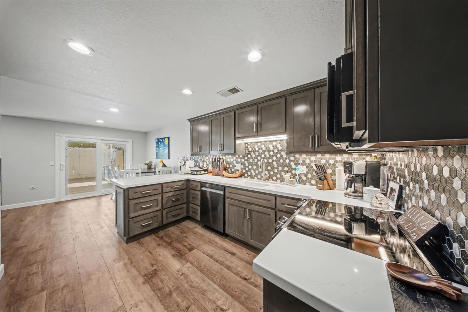 216 Tiffany Cir, Ripon, CA 95366