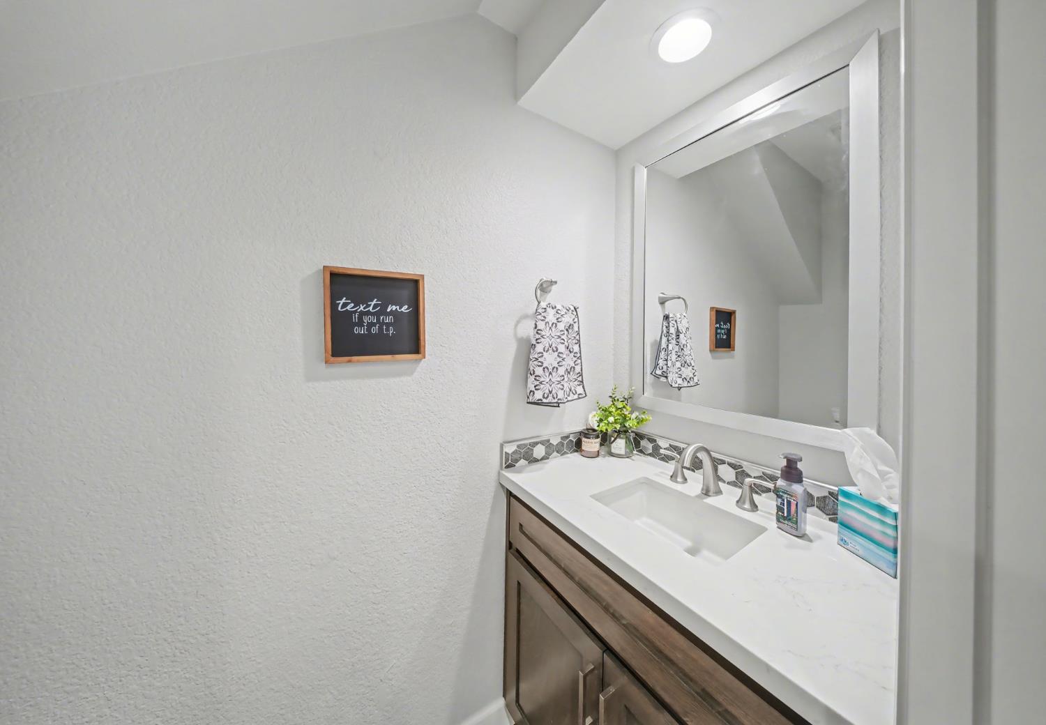 216 Tiffany Cir, Ripon, CA 95366