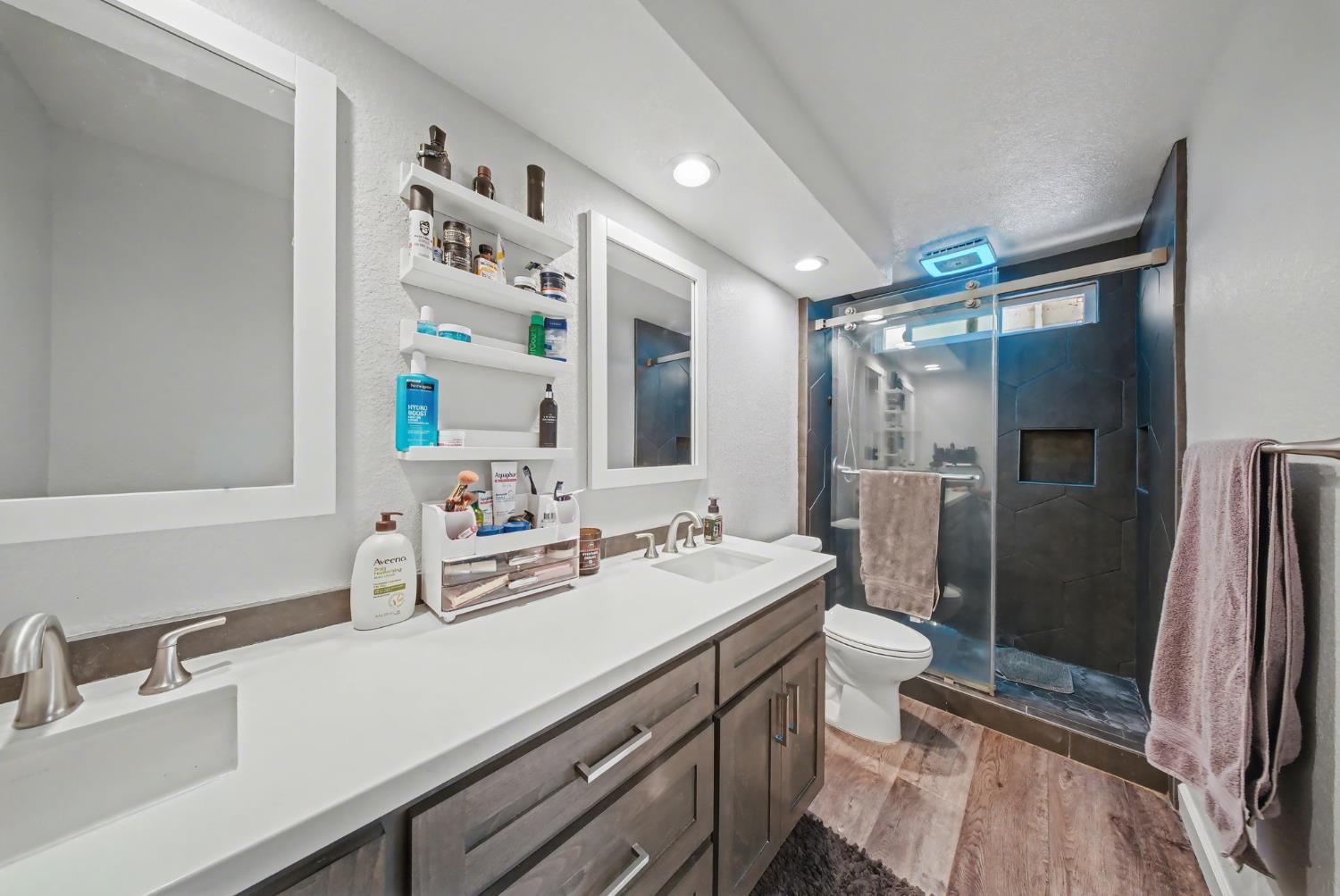 216 Tiffany Cir, Ripon, CA 95366