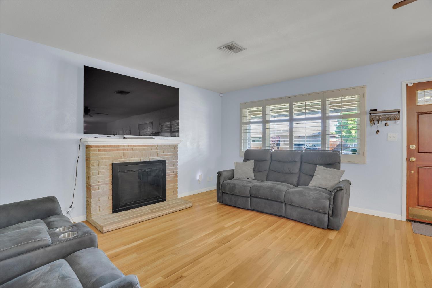 1406 Baywood Dr, Modesto, CA 95350