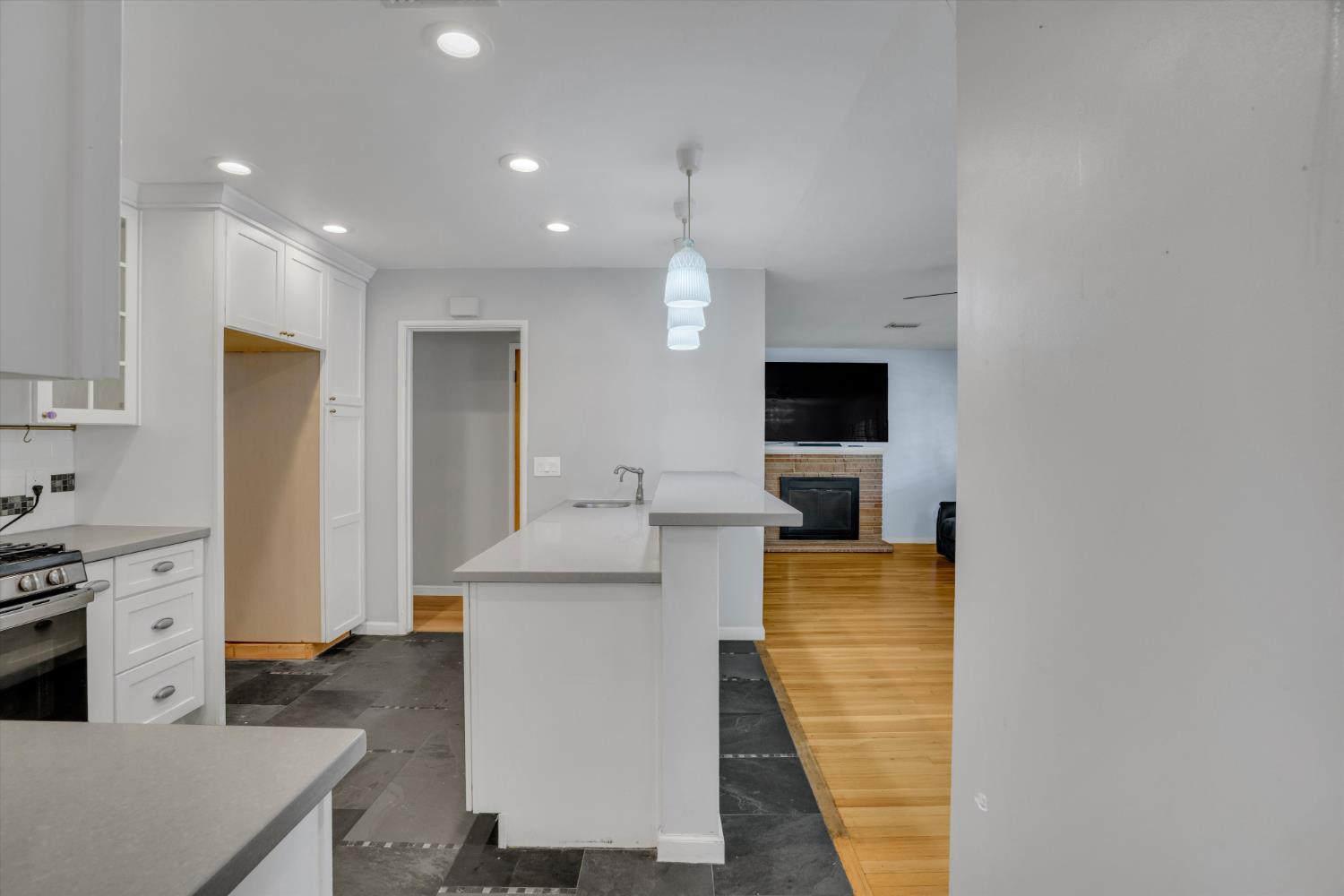 1406 Baywood Dr, Modesto, CA 95350