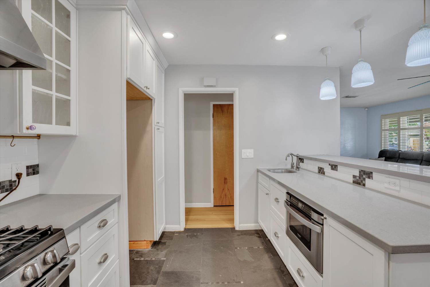 1406 Baywood Dr, Modesto, CA 95350