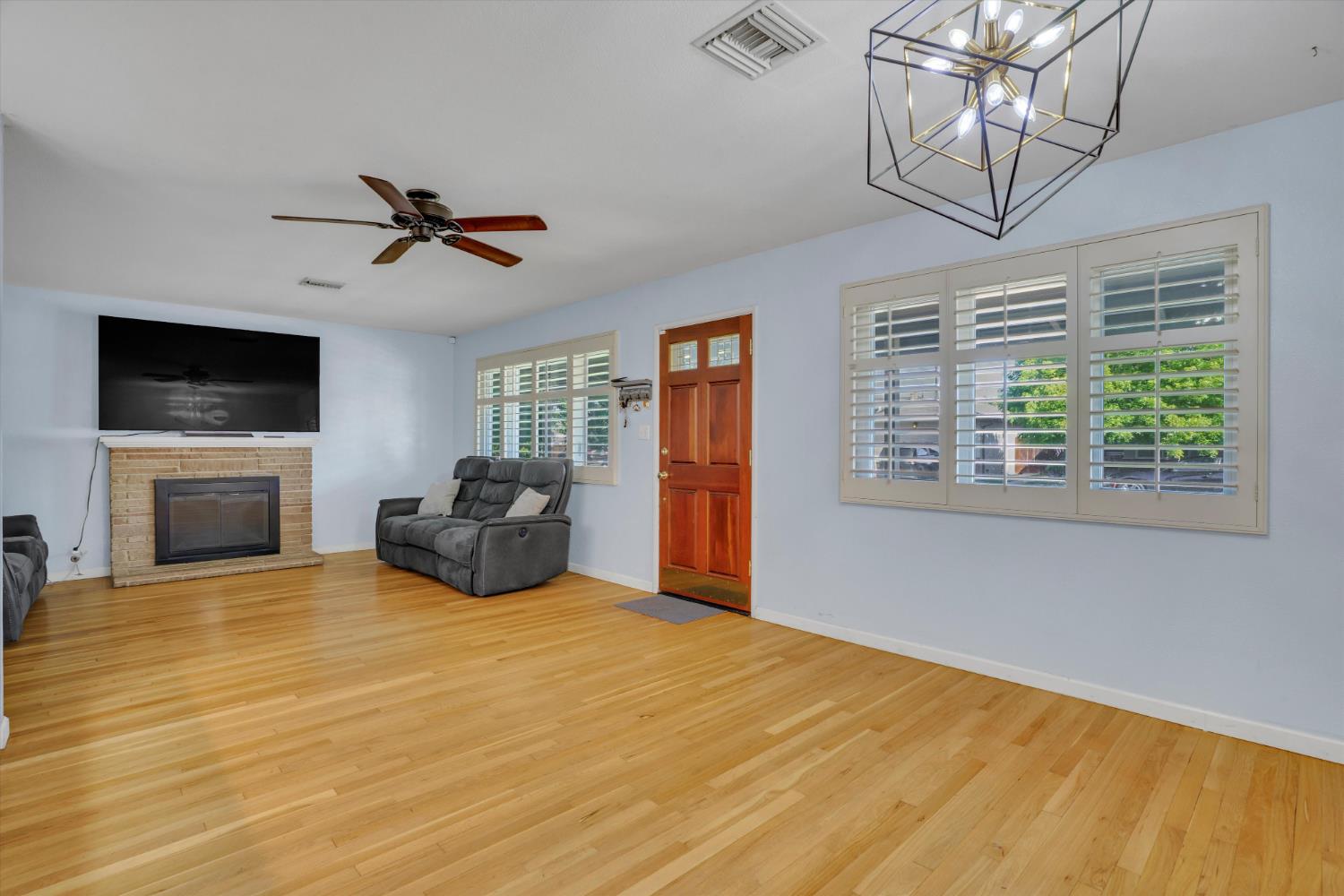 1406 Baywood Dr, Modesto, CA 95350