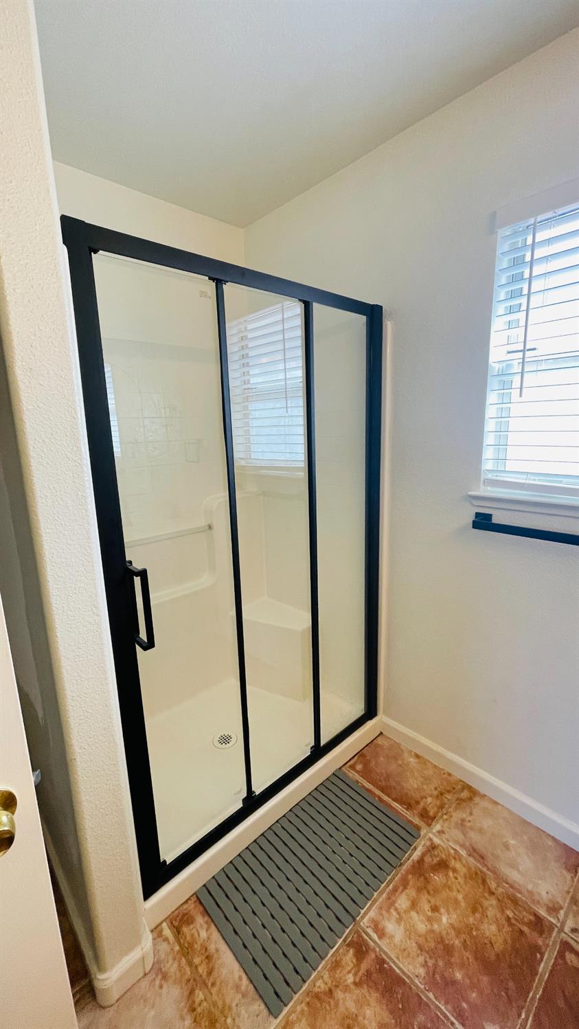 3929 El Portal Pl, Modesto, CA 95357