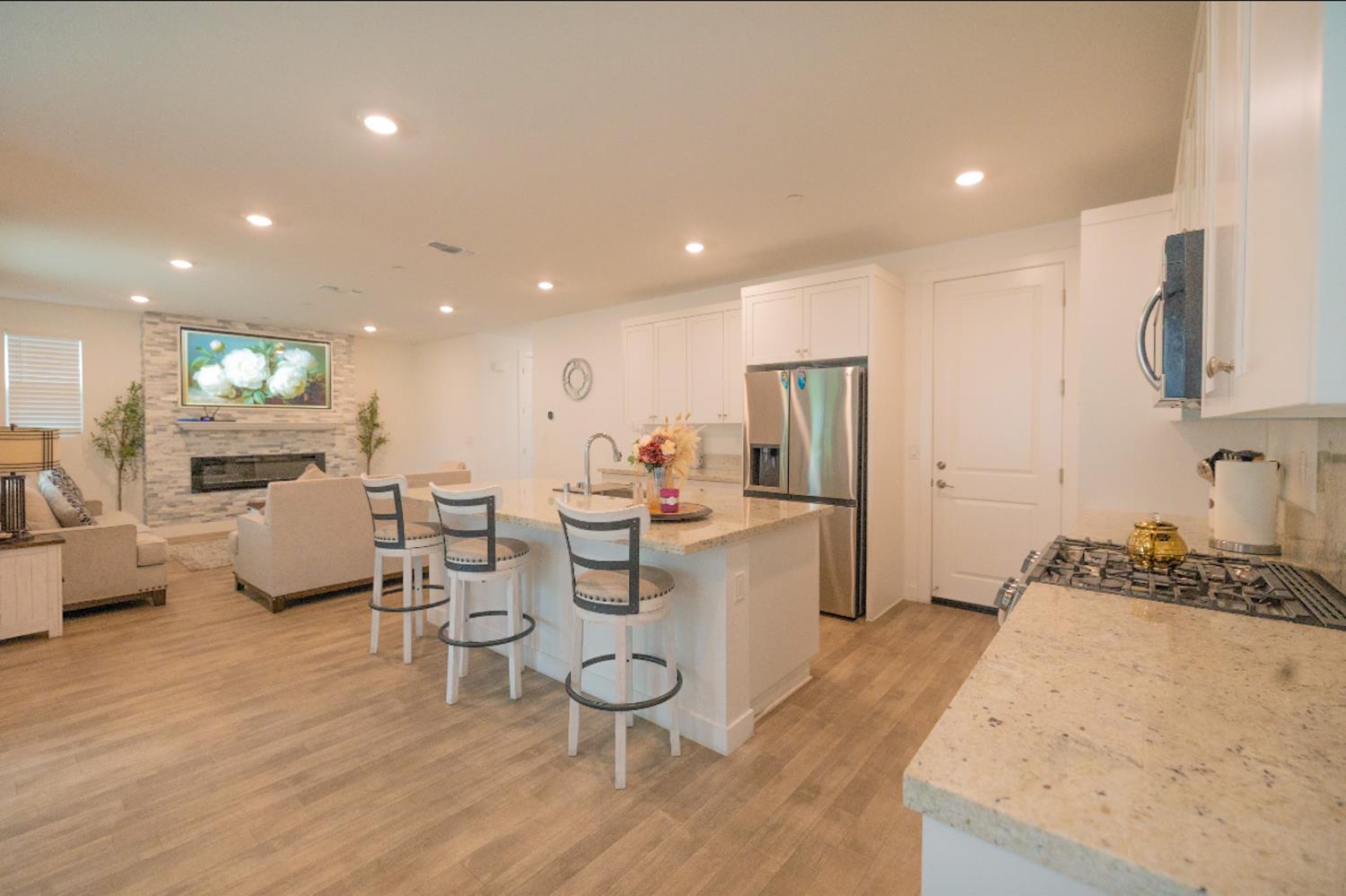 441 Avendale Dr, Manteca, CA 95337