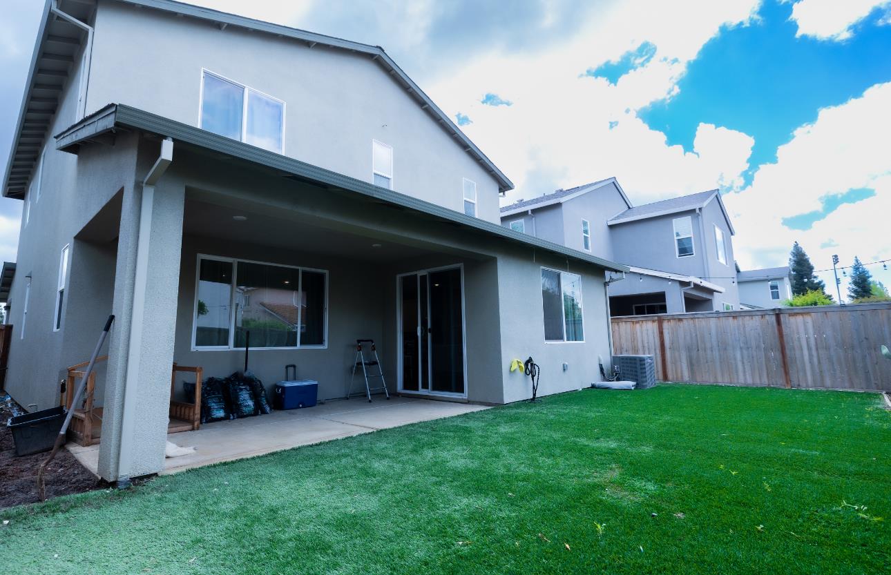 441 Avendale Dr, Manteca, CA 95337