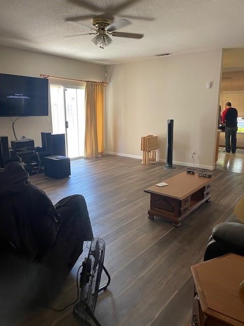 1863 Aarvig Ln, Ceres, CA 95307