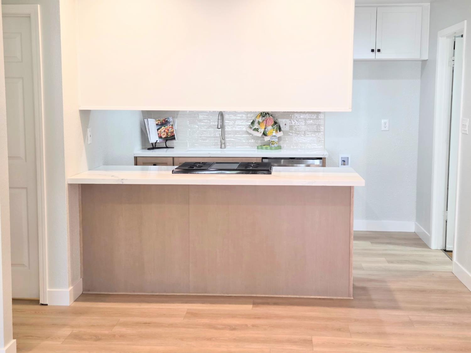 228 Carmillita Way, Modesto, CA 95354