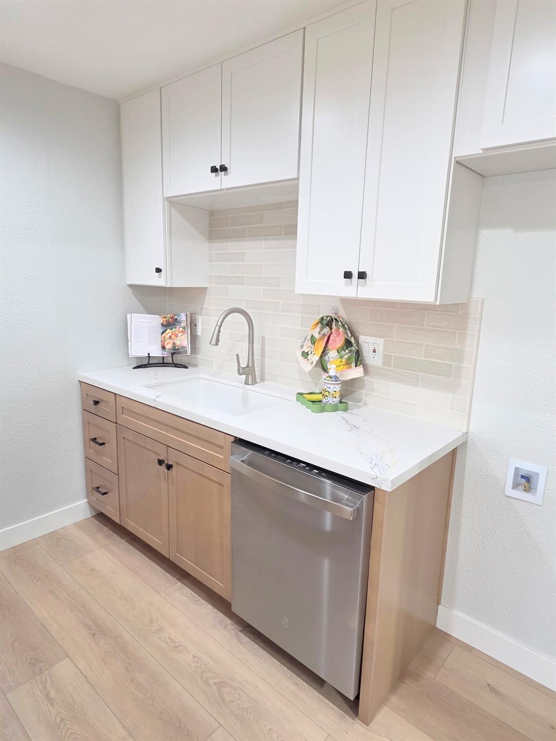 228 Carmillita Way, Modesto, CA 95354