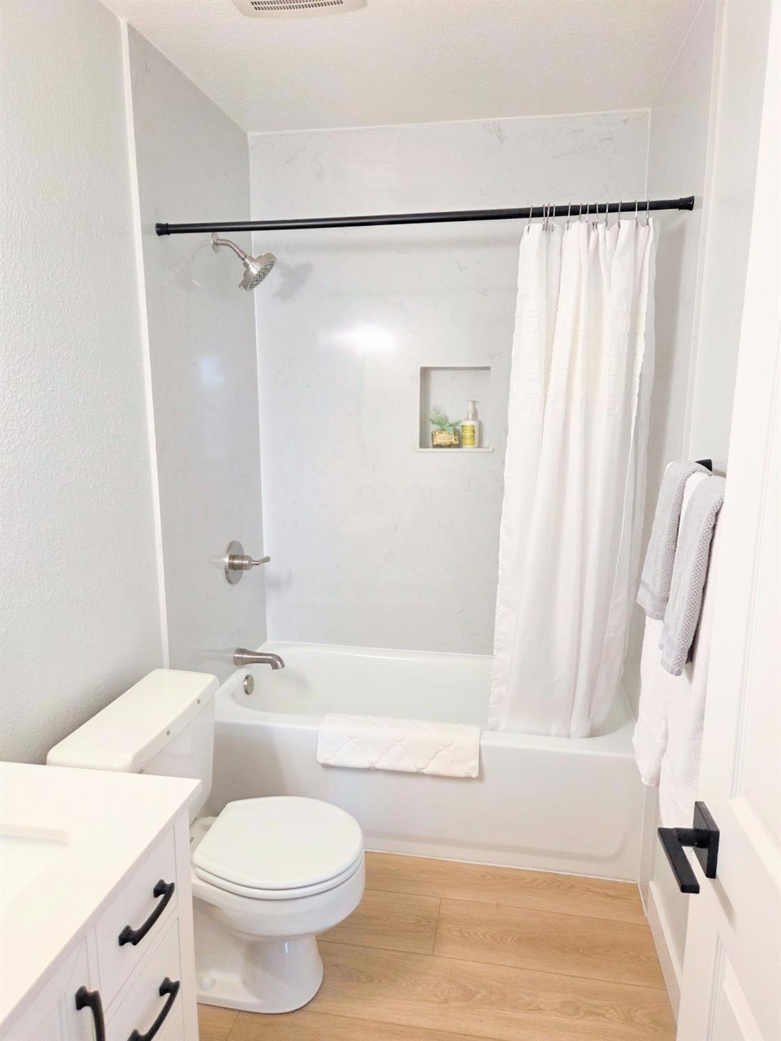 228 Carmillita Way, Modesto, CA 95354