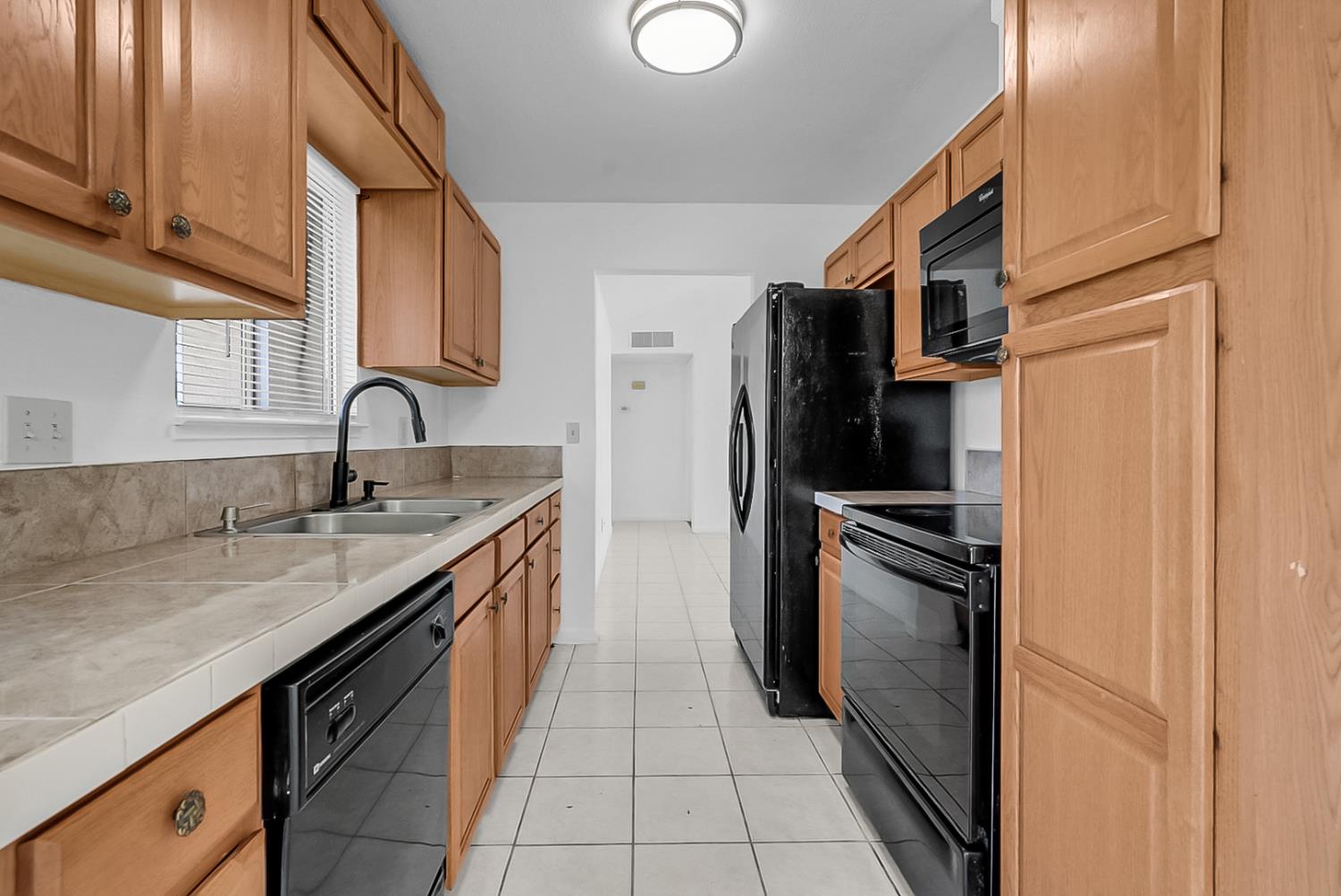 320 Scout Way, Modesto, CA 95351