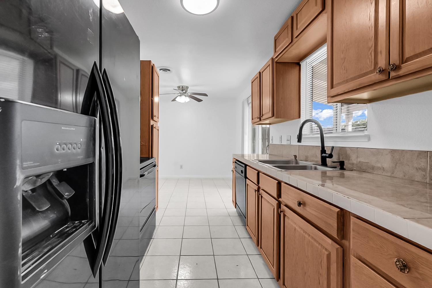 320 Scout Way, Modesto, CA 95351