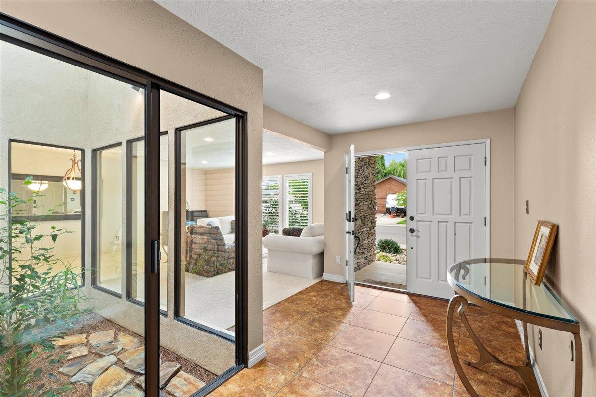 1121 Pyrite Way, Modesto, CA 95355