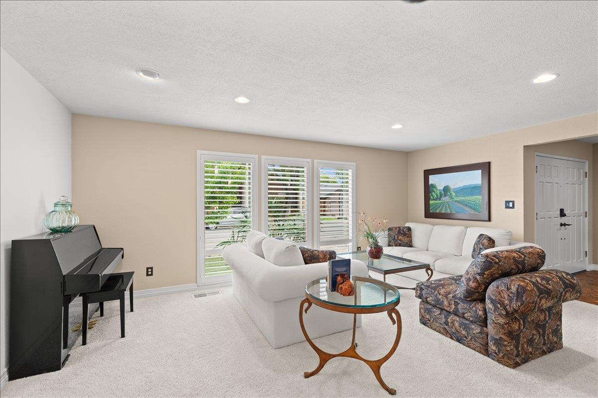 1121 Pyrite Way, Modesto, CA 95355